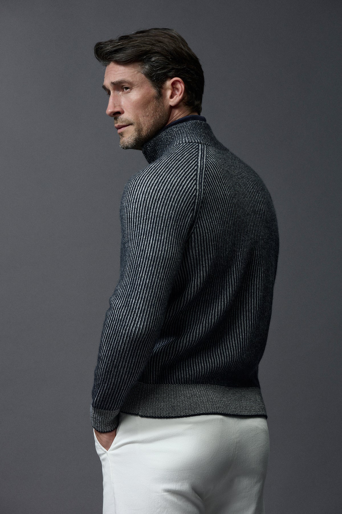 Dynamic cashmere sweater