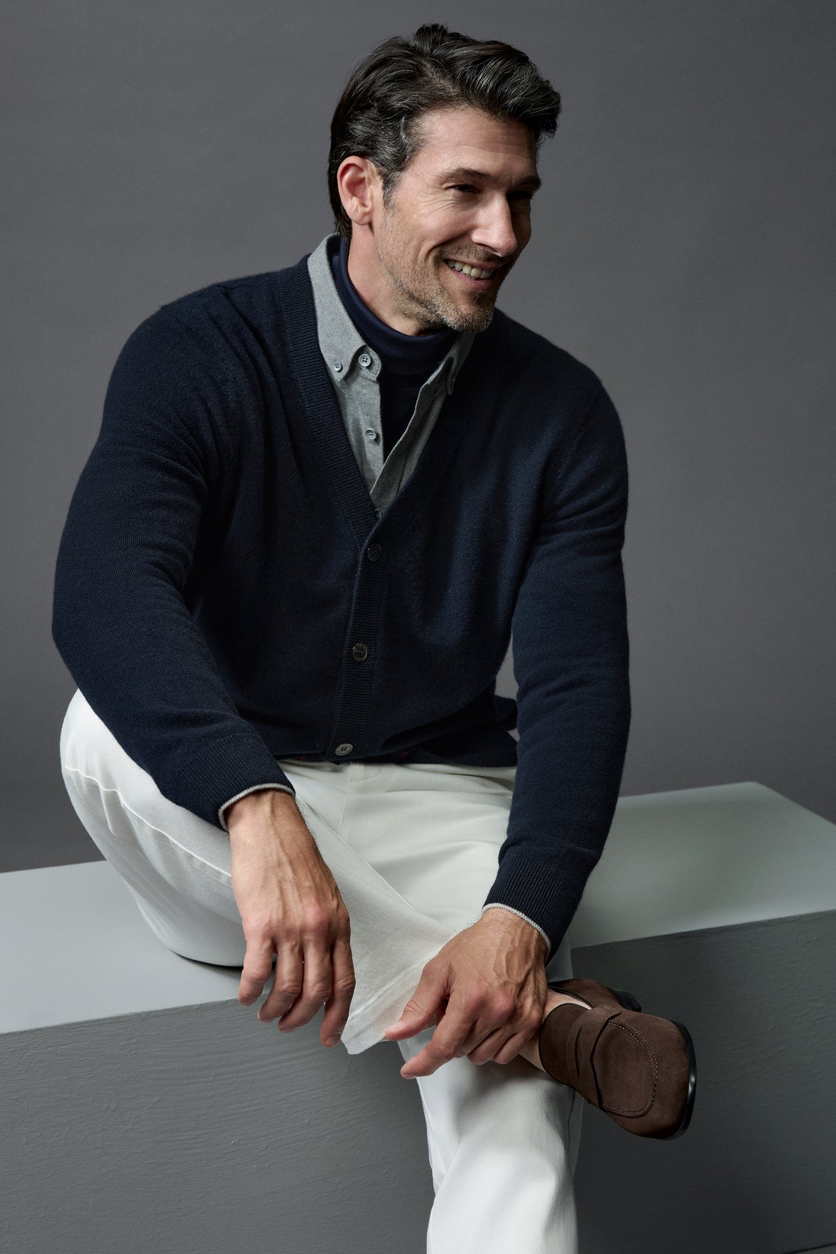 Refined cashmere cardigan